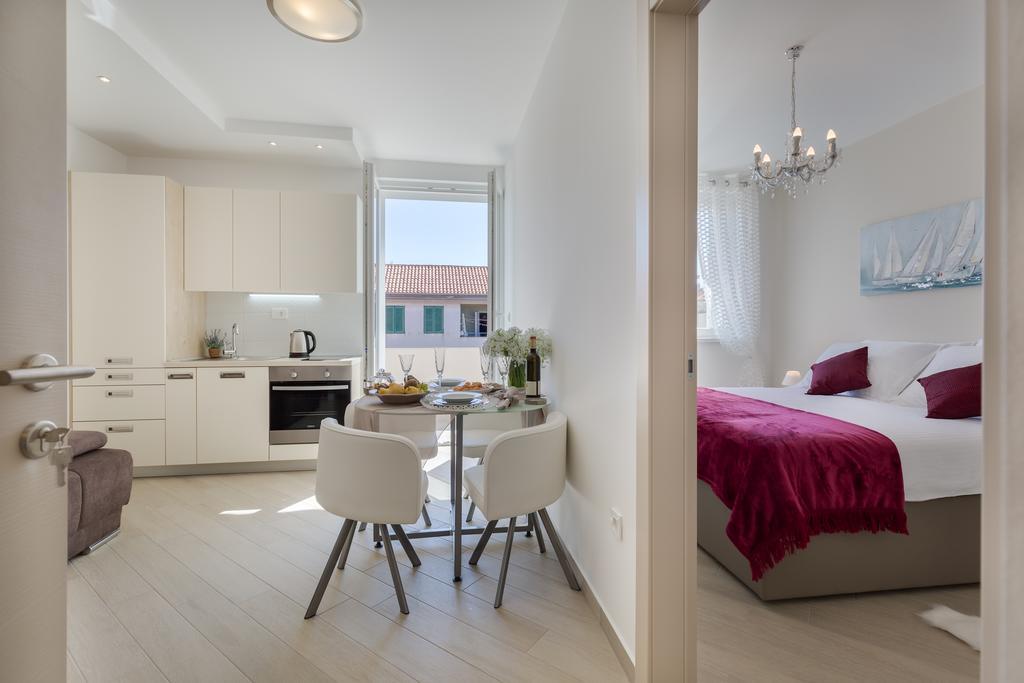 Appartement Boutique With Balconies, In Walking Distance To The Sea Zadar