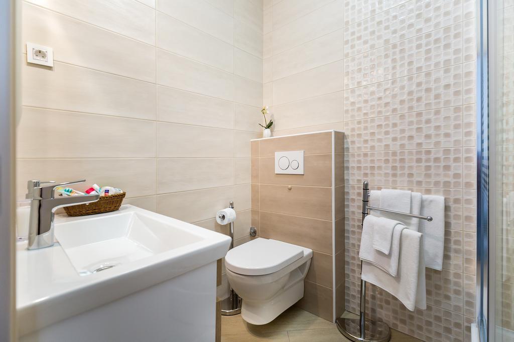 Boutique With Balconies, In Walking Distance To The Sea Appartement